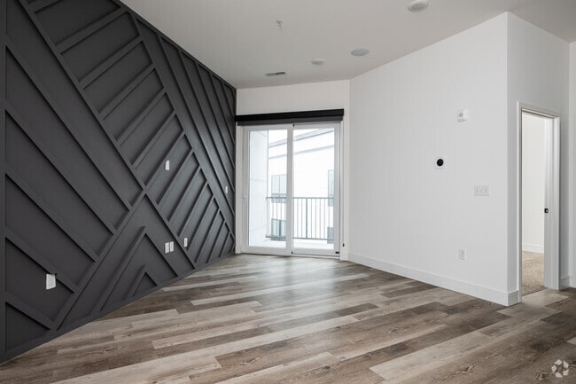 Interior Photo - Hudson