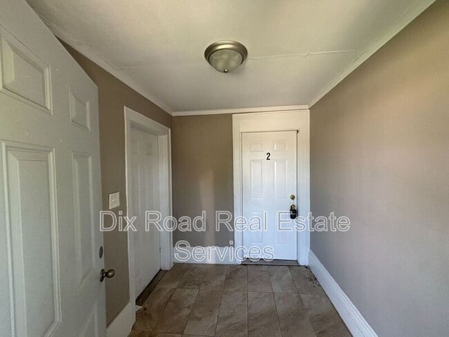 Building Photo - 545 Rockdale Ave