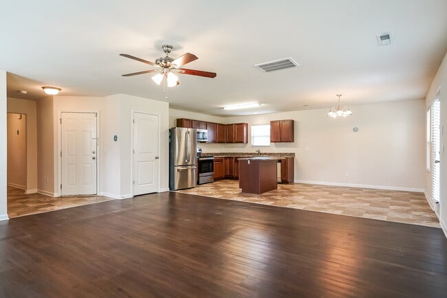 Building Photo - 52 Badger Pass Dr