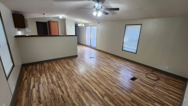 Building Photo - 2840 U.S. Hwy 190