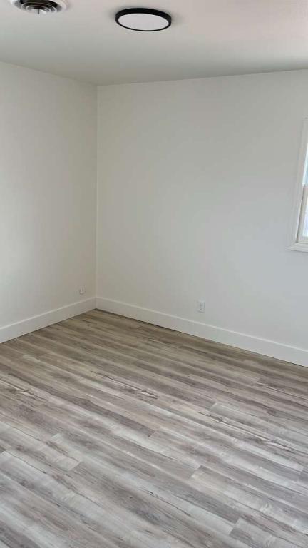 Foto del edificio - 107 N Russell St