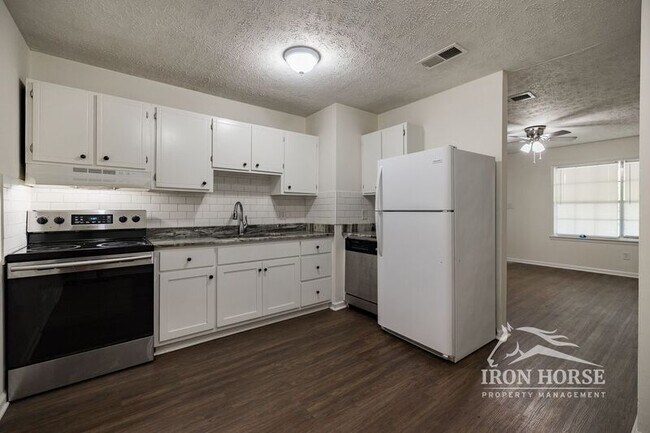 Foto del edificio - 325-327 Lexington Hts