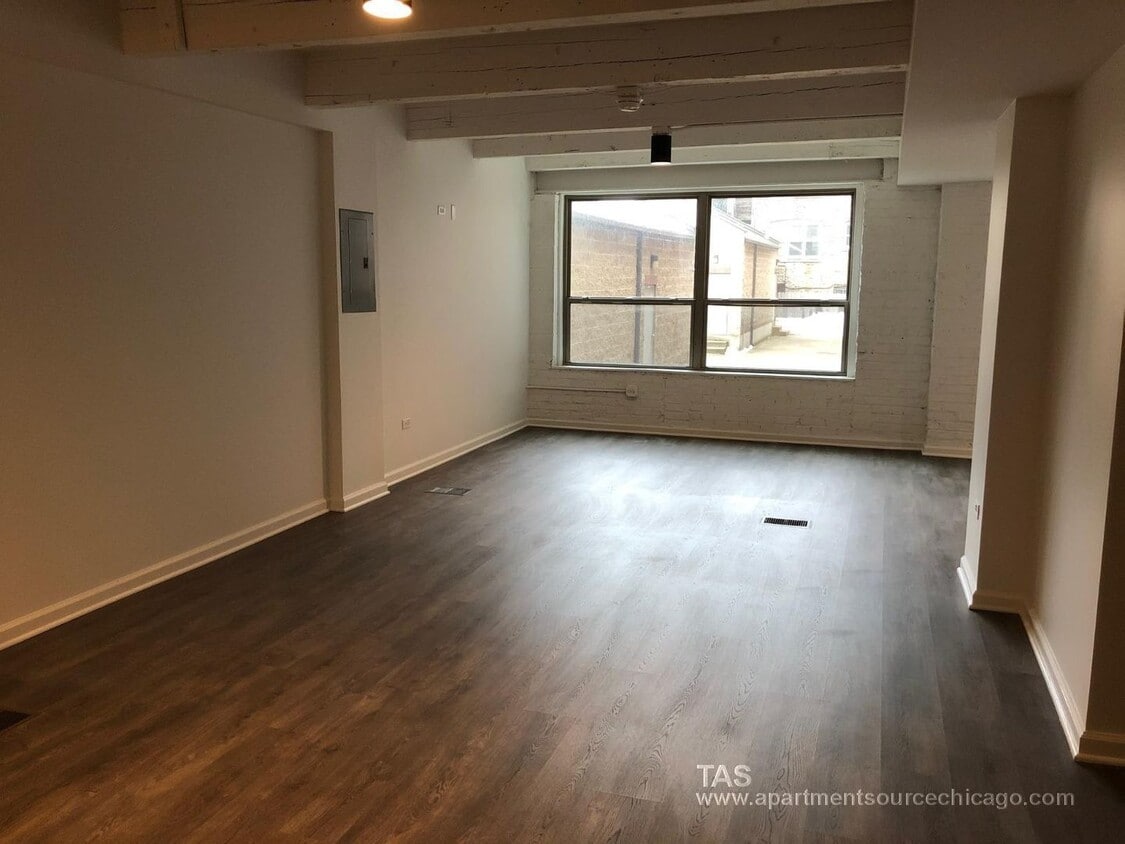 HUGE DUPLEX DOWN condo-quality 2 Bed/2.5 bath In the heart of Wrigley! - HUGE DUPLEX DOWN condo-quality 2 Bed/2.5 bath In the heart of Wrigley!