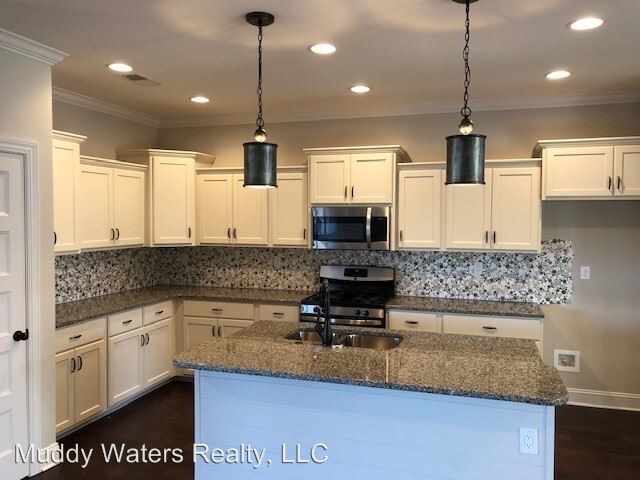 Building Photo - 3 br, 2 bath House - 3166 West Jefferson Loop