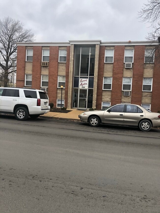 Edificio g frente - 3199 Morganford Rd