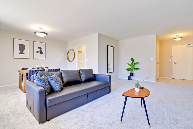 Foto del edificio - 2111 Richmond Hwy