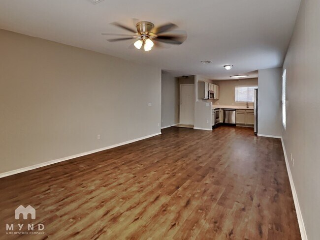 Building Photo - 16025 W Lilac St