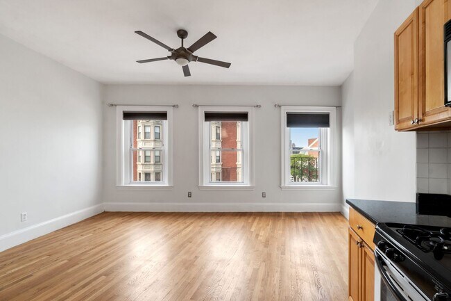Building Photo - 104 Dorchester St