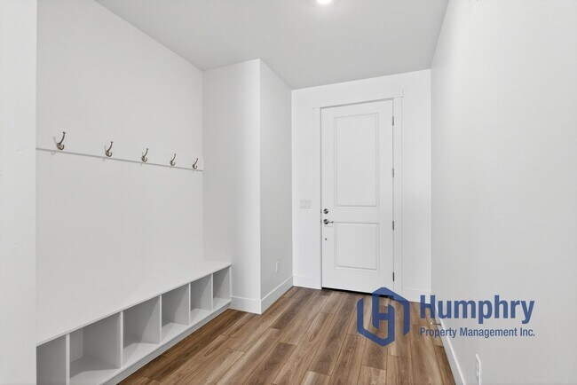 Foto del edificio - Beautiful home minutes from Costco
