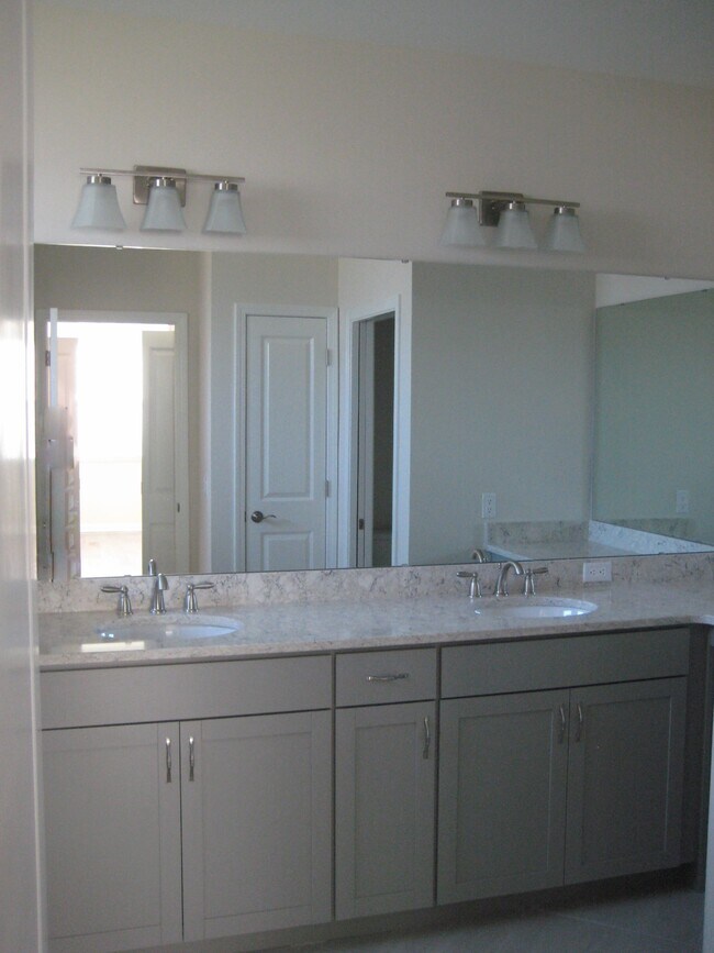 Building Photo - 144 Coral Reef Wy