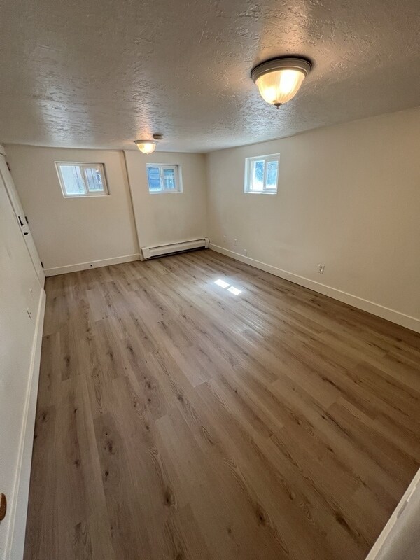 Foto del edificio - 616 N 300 E