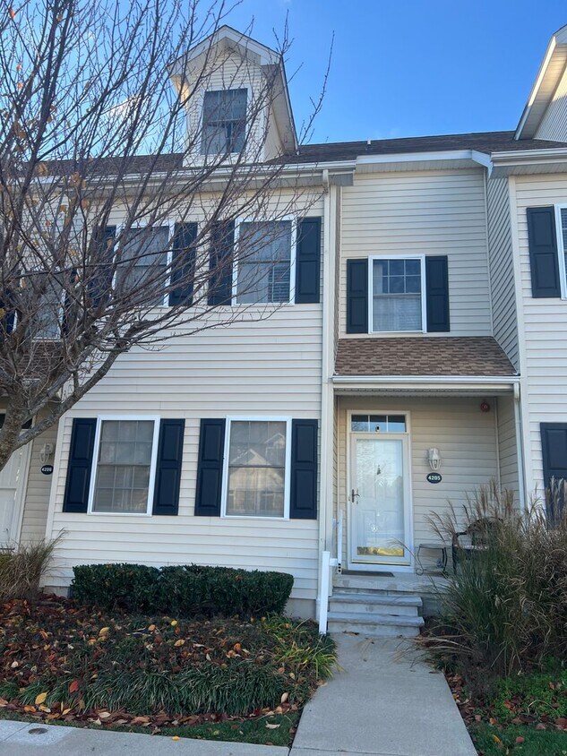 4205 Sandpiper Dr, Rehoboth Beach, DE 19971 Townhome Rentals in