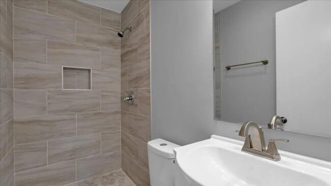 Foto del edificio - 6732 E 27th Pl