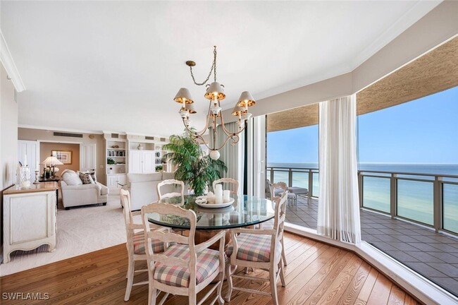 Foto del edificio - 8231 Bay Colony Dr