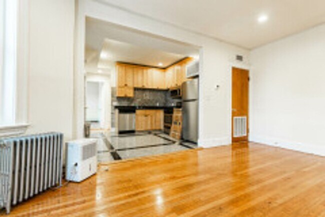 Foto del edificio - Brookline / BU Central Campus 3 Bed/2 Bath...
