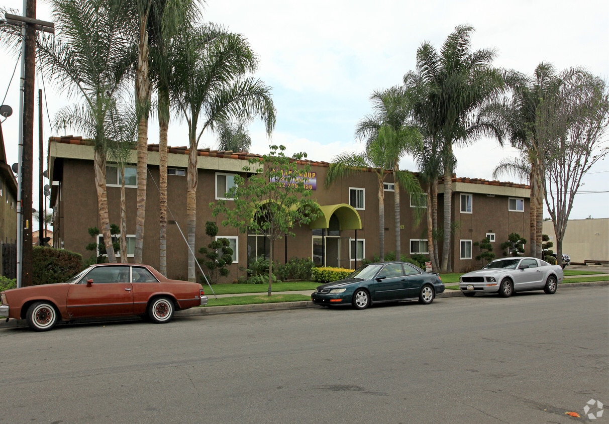 Cedar Group Apartments Primary Photo - Cedar Group Apartments