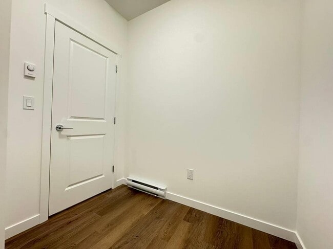 Photo du bâtiment - 8509-8158 158 St