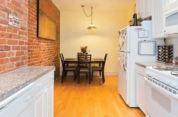 Foto del edificio - 919 Beacon St