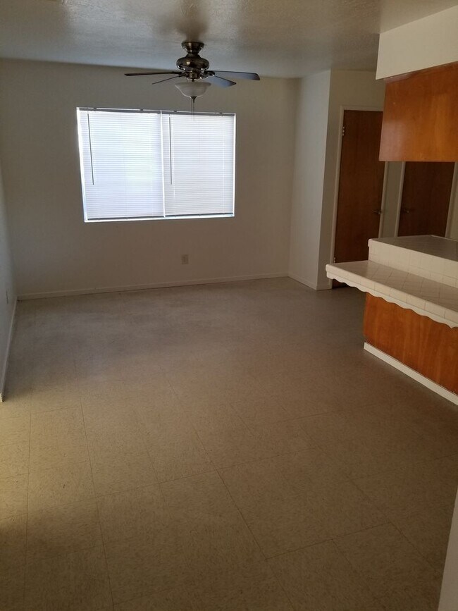 Foto del edificio - 3 Bedroom 2 Bathroom Home for Rent in Hanford