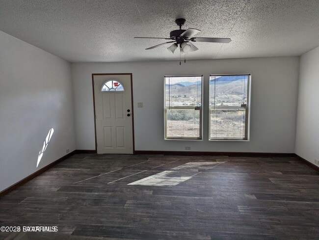 Building Photo - 7850 Loma Ln