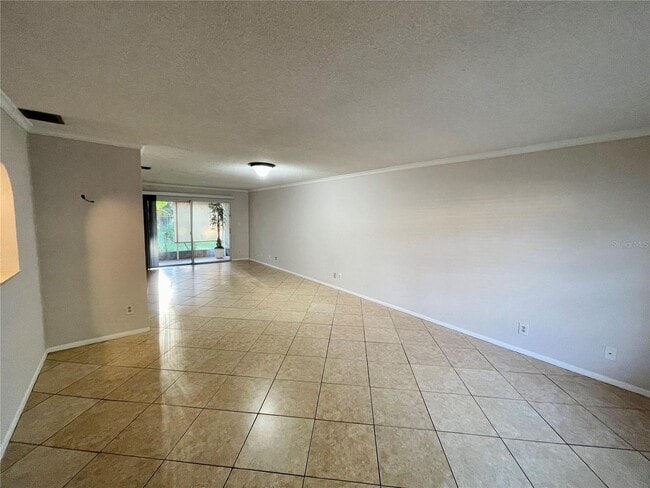 Foto del edificio - 4/2.5 Condo with beautifully updated kitchen, in Sarasota, location is Ideal!!