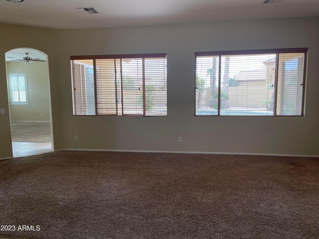 Foto del edificio - 2619 E Hazeltine Way