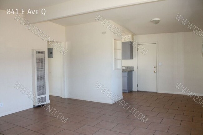 Foto del edificio - 841 E Ave Q