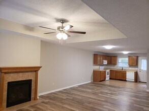 Building Photo - 2101 S Oak Grove Ave