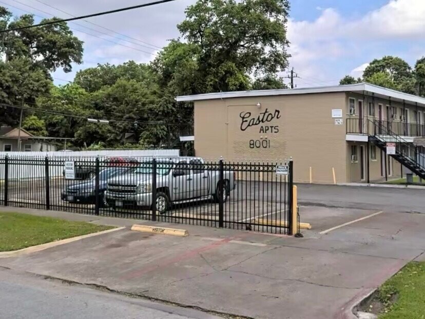Building Photo - 8001 Easton St