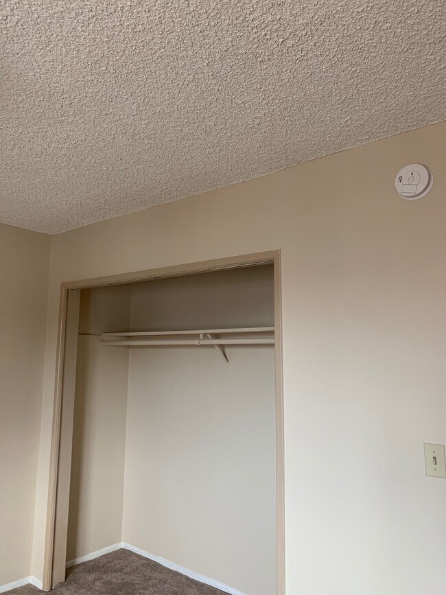 Building Photo - 860 Figueroa Ter