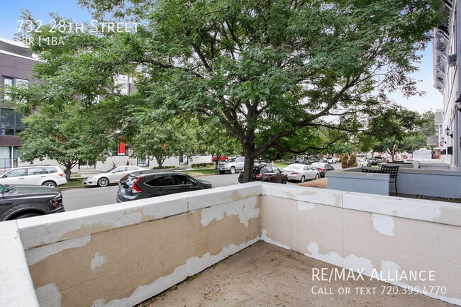 Building Photo - 732 28th St