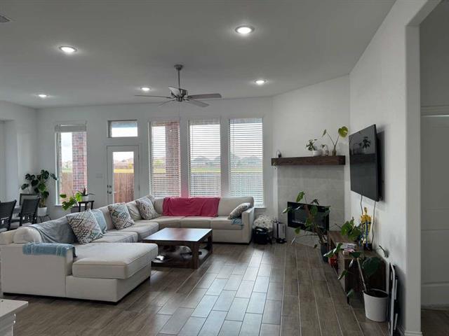 Foto del edificio - 217 Cherryvale Ln
