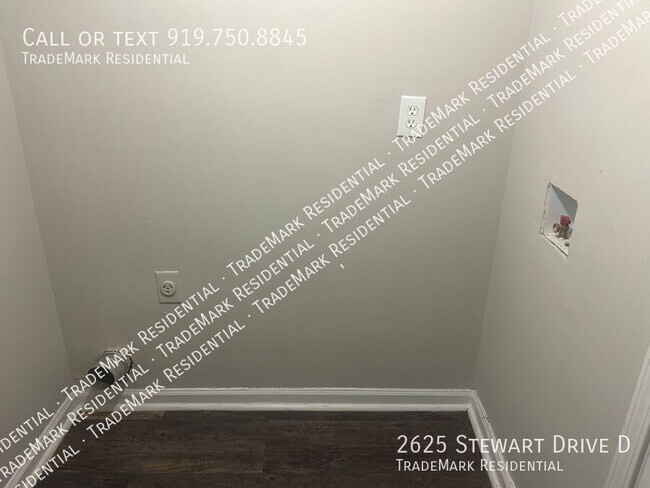 Foto del edificio - 2625 Stewart Dr