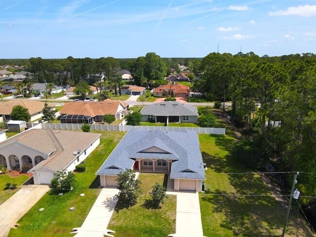 Foto del edificio - 14 Buttonwood Ln