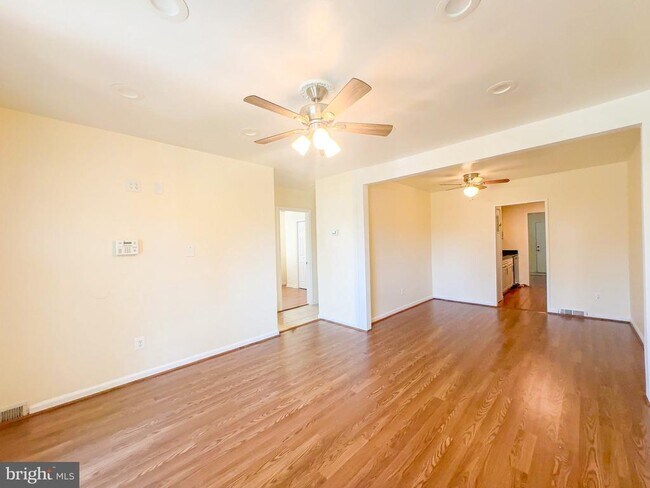 Foto del edificio - 2213 Matthew Henson Ave
