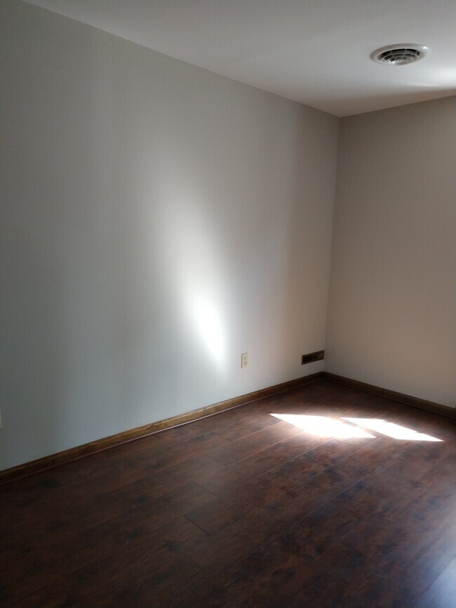 Foto del edificio - 519 W Potomac St