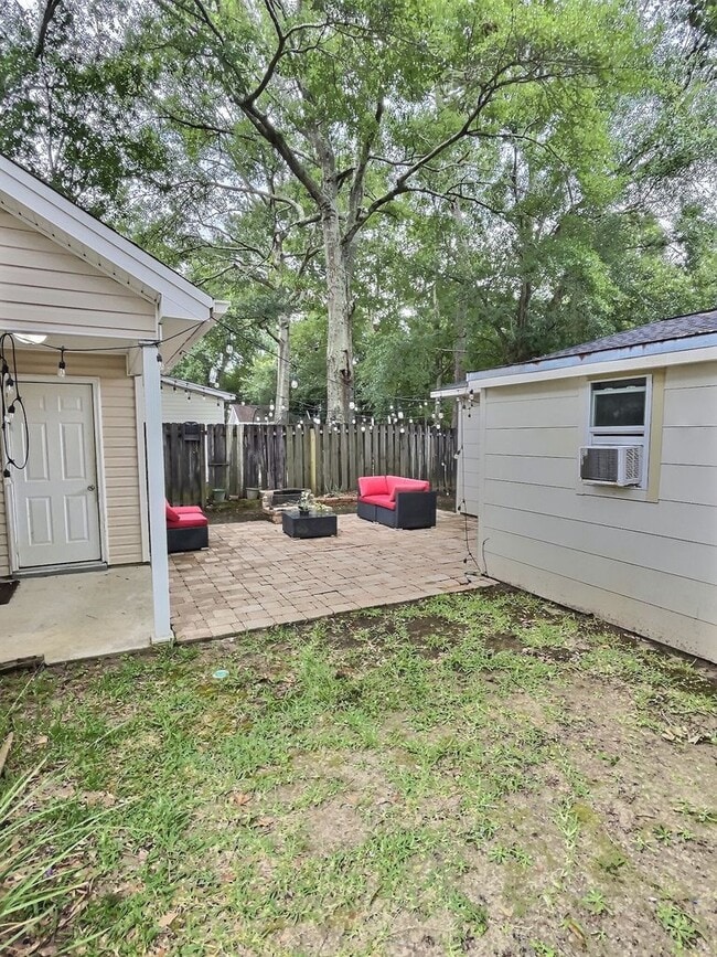 Foto del edificio - Spacious 2 story home in D'Iberville