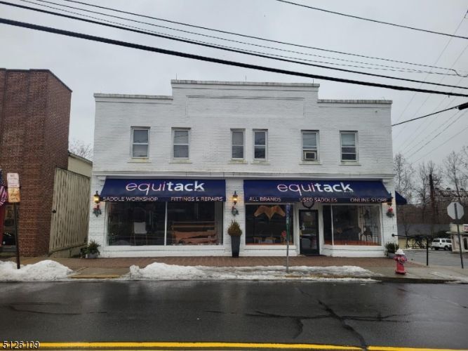 Primary Photo - 219 Main St
