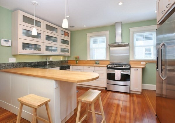 Primary Photo - 425 Medford St