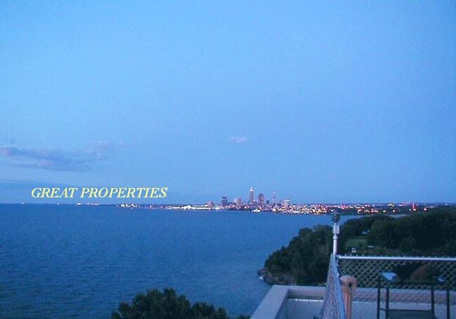 Building Photo - 11820 Edgewater Dr