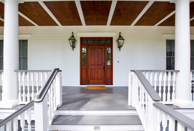 Building Photo - Gorgeous Home in Beresford Hall Community
