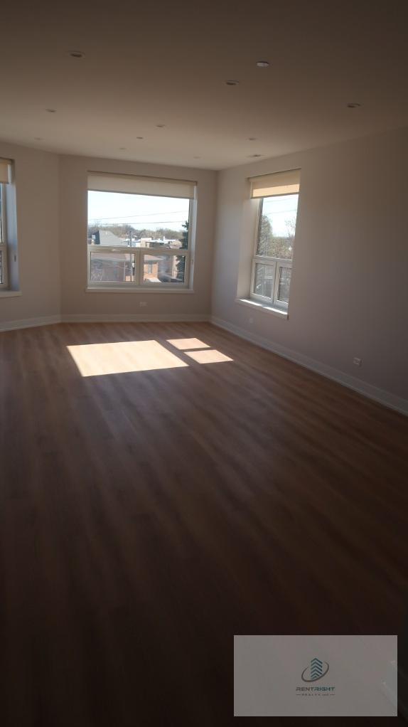 Building Photo - 2 bedroom in CHICAGO IL 60630