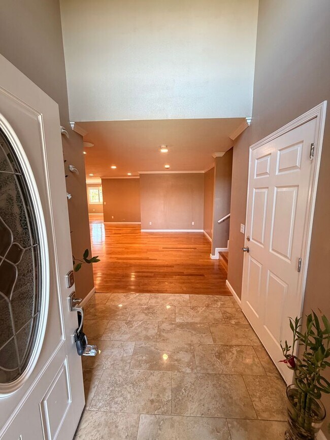 Foto del edificio - Unbelievable 4 Bed, 4 Bath House For Rent In Buena Park-Must See To Appreciate!