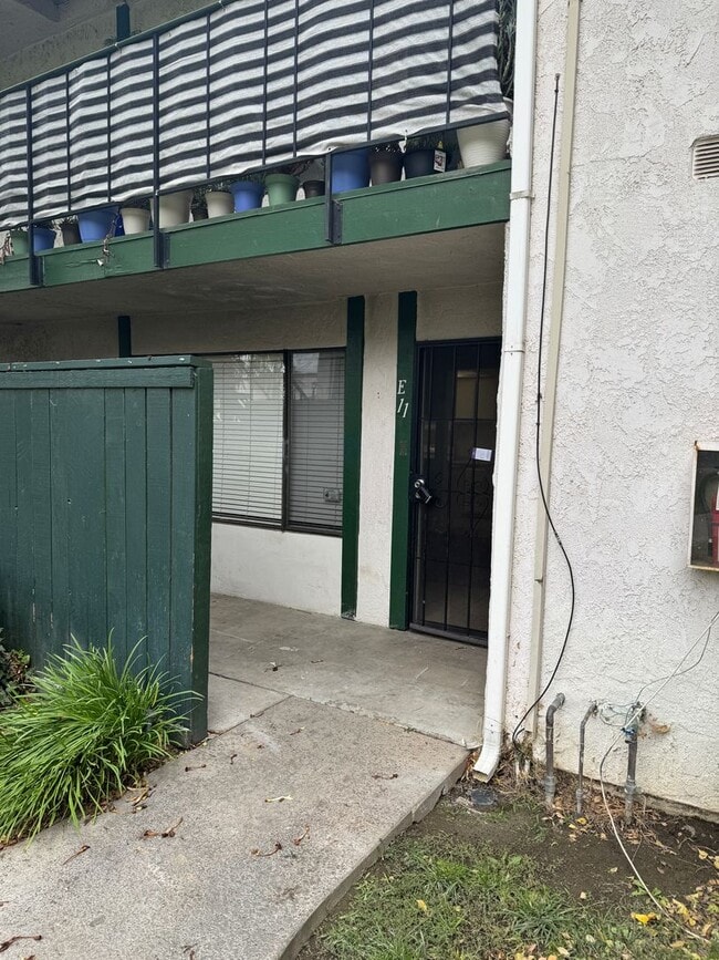 Photo - 1735 E. Washington St. #E11 House