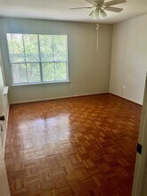 Building Photo - 5001 Lamonte Ln