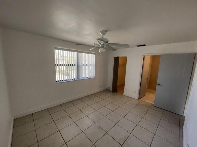 Foto del edificio - 10020 Winding Lake Rd