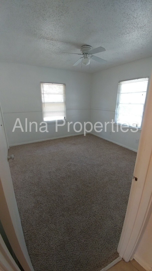 Building Photo - 422 Dawson Cir