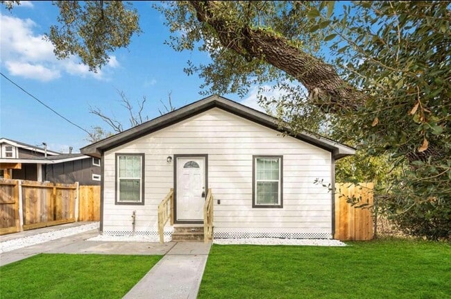 Building Photo - 7921 Little St