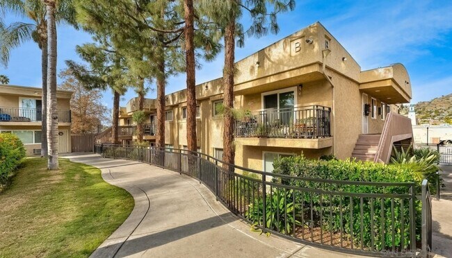Community area - 9860 Dale Ave