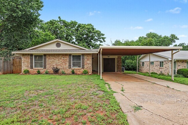 Building Photo - Adorable in Central Edmond